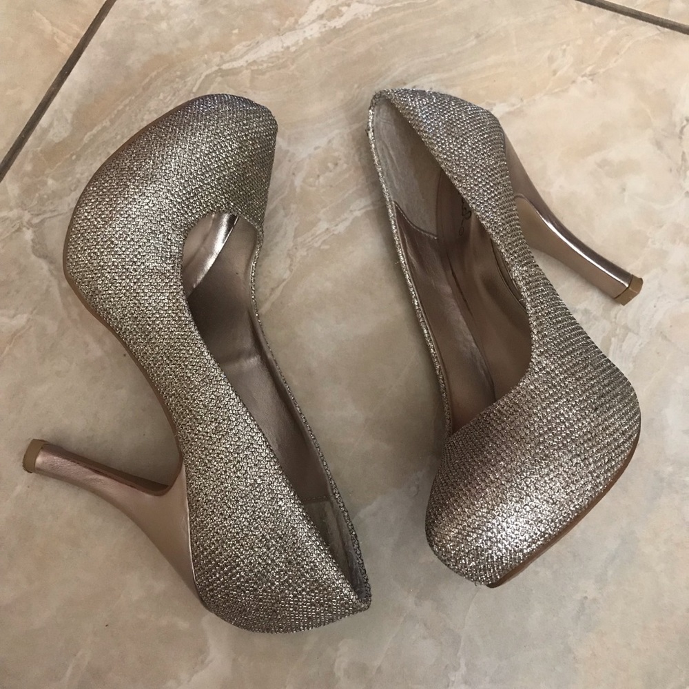 Sparkly Gold Heels - Picture 2 of 5
